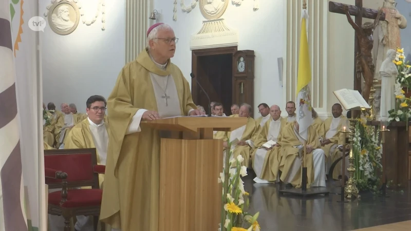 Bisschop Hoogmartens: "Kerk wil slachtoffers seksueel misbruik ook psychisch ondersteunen."