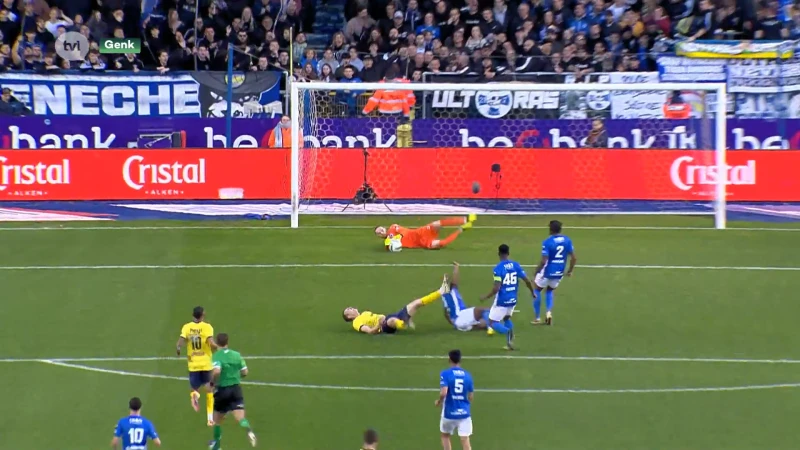 Racing Genk opent Champions Play-Offs met zege tegen leider Union