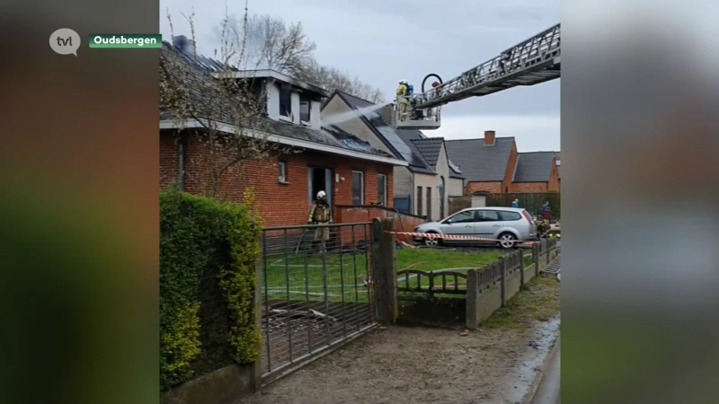 Huis onbewoonbaar na zware dakbrand in Oudsbergen
