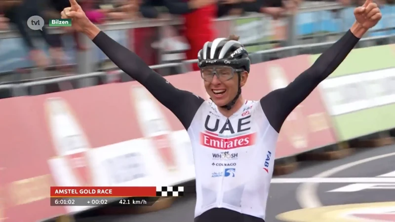 Team UAE van Pogacar al in Bilzen, op renner zelf nog even wachten