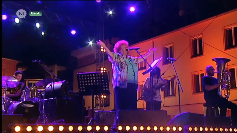 Little Waves festival viert tiende verjaardag in stijl met Turkse protestzangeres Selda Bagcan