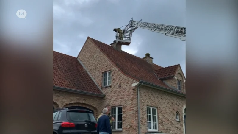 Huis in Velm getroffen door blikseminslag: "Stopcontacten vlogen uit de muur"