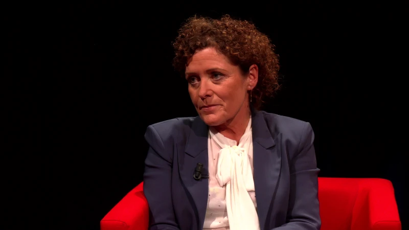 Limburg Kiest: Veerle Vraagt Door in een gesprek met Lydia Peeters