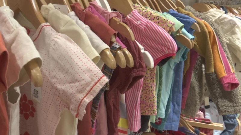 Steeds meer ouders kiezen tweedehandskledij voor hun baby's