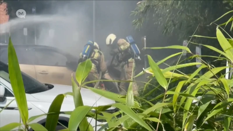 Twee auto's branden uit aan Hasseltse Grote Ring
