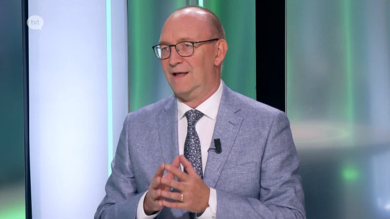 Luc Moons over regeringsvormingen: "We kijken vooral naar twee centrumrechtse regeringen"