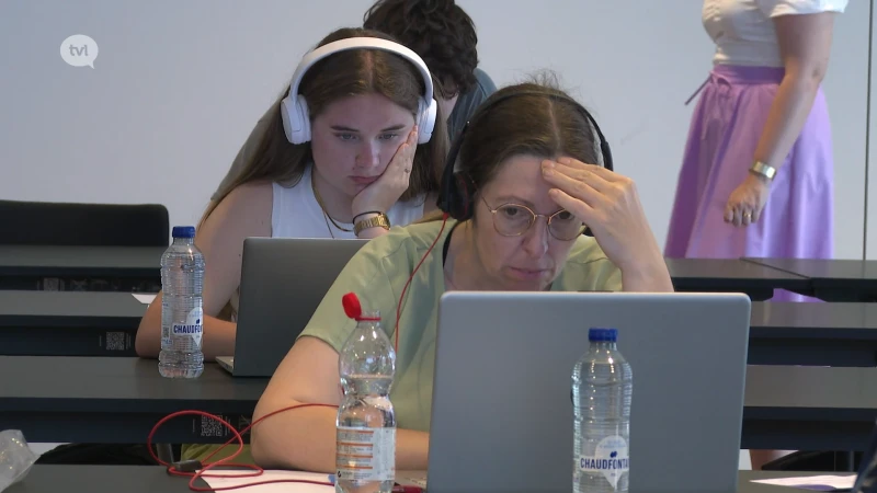 Aspirant leerkrachten leggen starttoets Nederlands af
