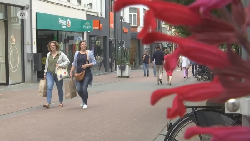 Solden beginnen rustig, wisselvallig weer zorgt voor weinig animo