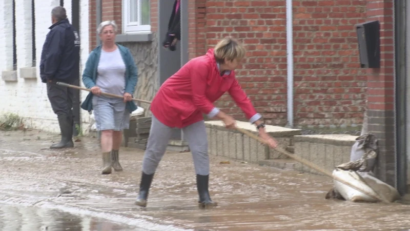 Modder stroomt voor tweede keer in drie weken door Beekstraat in Gingelom