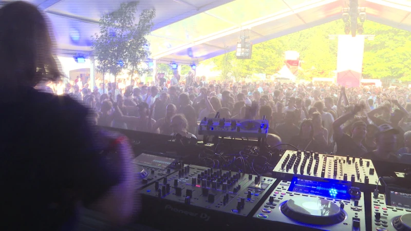 Rock Herk neemt verschroeiende start: bands en publiek gaan volledig uit de bol