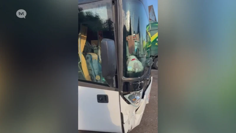 Schoolbus met 72 kinderen betrokken bij ongeval in Beverlo
