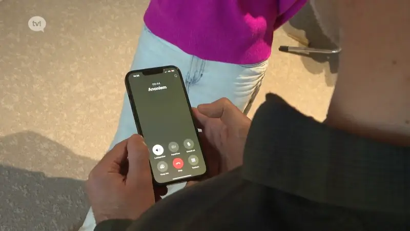 Reeks Slachtoffers: een leven voor en na (afl.4): Marie (76) gaat in gesprek met de jongen die haar oplichtte