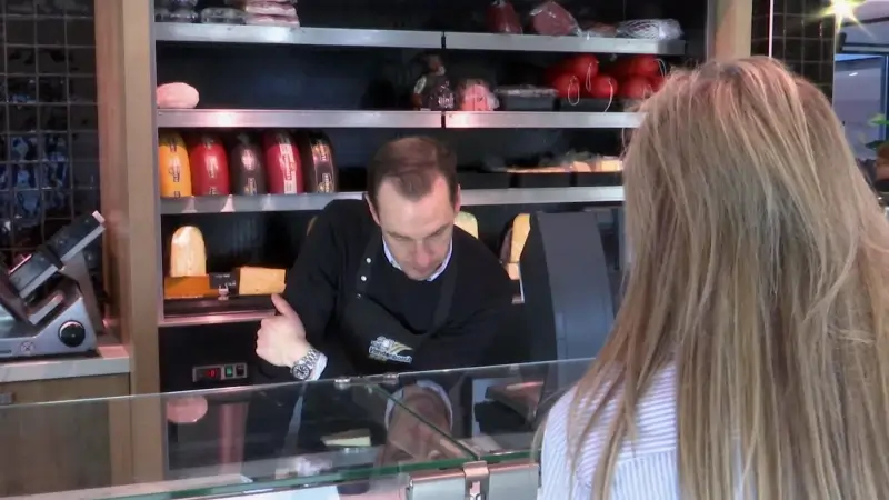 Drukte bij de slager: Limburgers willen massaal barbecuen