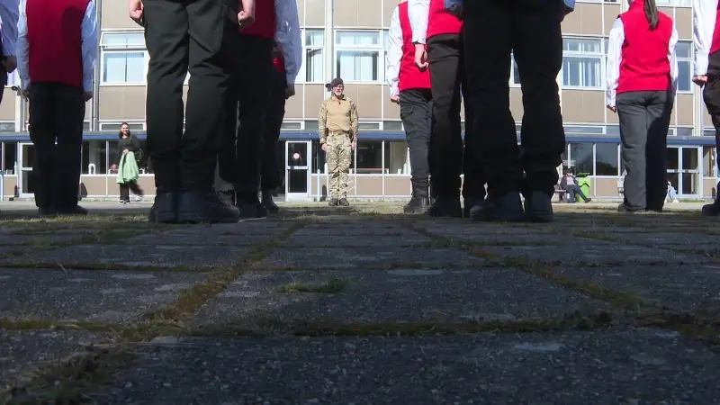 Recordaantal jongeren solliciteren bij defensie