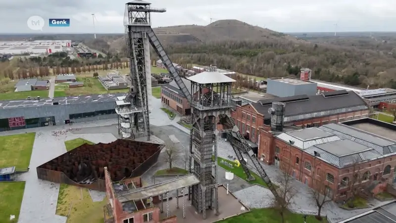 Levensgevaarlijk: jongeren klimmen naar top van schachtbok C-Mine in Genk