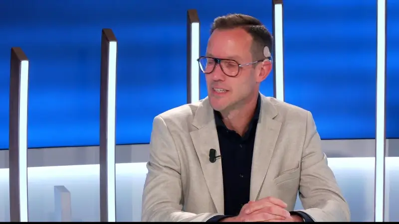 Minister Beenders wil homohuwelijk in grondwet: "Conservatieve strekkingen tegengewicht bieden"