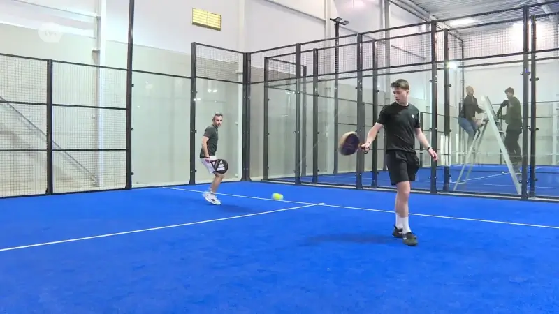 Voetbalploeg Belisia en tennisclub openen samen overdekte padelhal