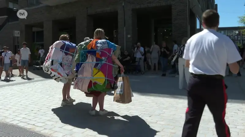 Limburg.net start campagne Afvalvrij Mei: "We gooien te veel kleding weg"