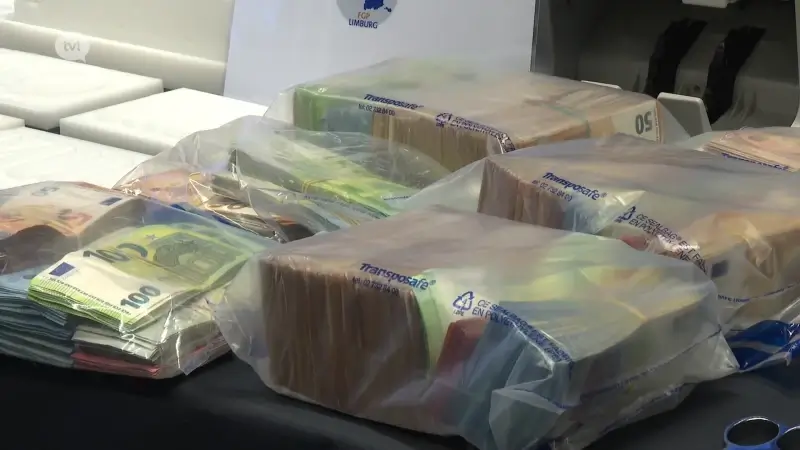 Twee aanhoudingen na grootschalige politieactie: wapens, drugslab en illegale sigaretten ontdekt