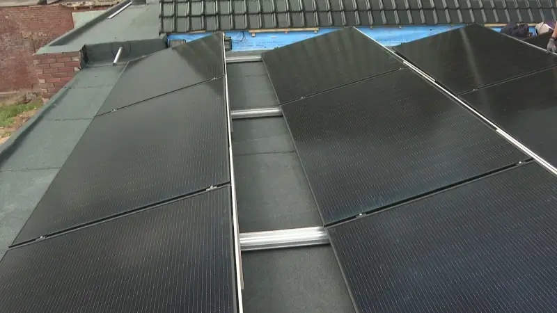 450.000 gezinnen riskeren dat ze fors moeten betalen voor stroom van zonnepanelen