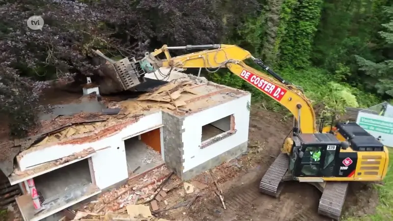 De eerste woning voor de aanleg van de Noord-Zuid wordt gesloopt