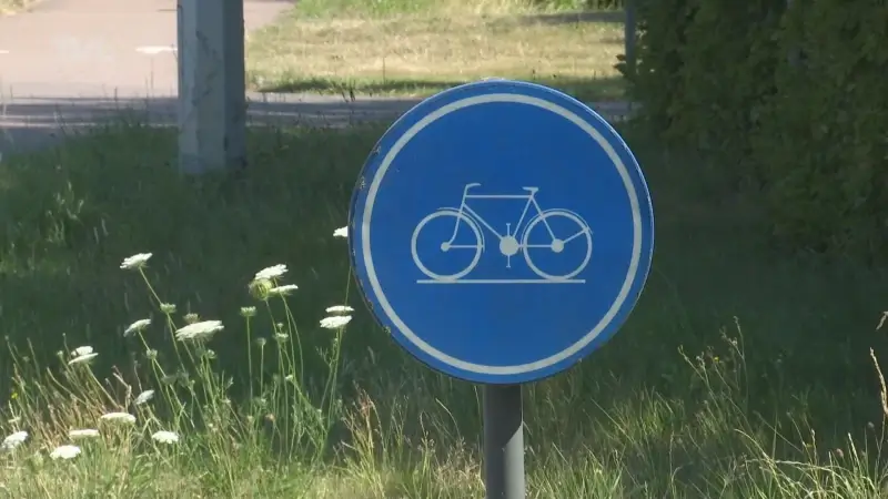 Bright Adiyia (Groen) over fietspaden: "Limburg is de moordstrookjeskampioen"