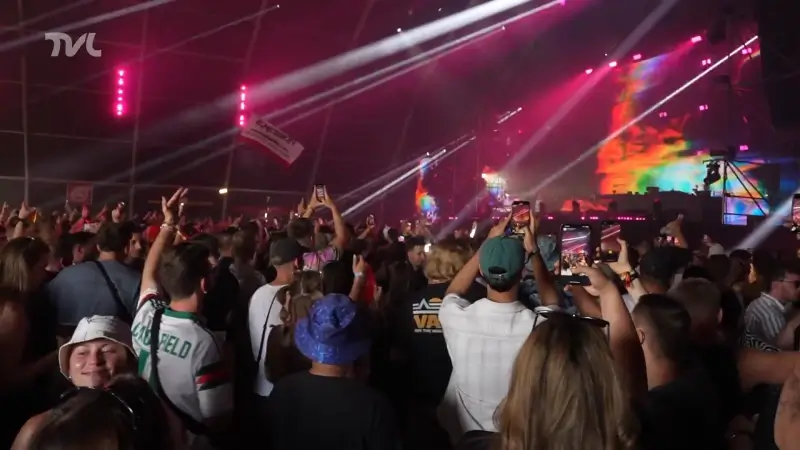 Niet enkel dj's schitteren op Rampage Open Air: popzangeres Becky Hill scoort op hoofdpodium