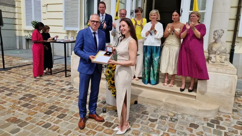 Nina Derwael krijgt Ereteken van de Vlaamse Gemeenschap