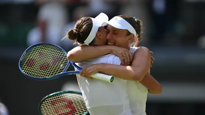 Elise Mertens pakt op Wimbledon vijfde grandslamzege in het dubbel