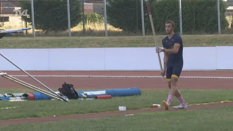 Polsstokspringers Kyani Joosten & Ylio Philtjens klaar voor EK U20 in Finland