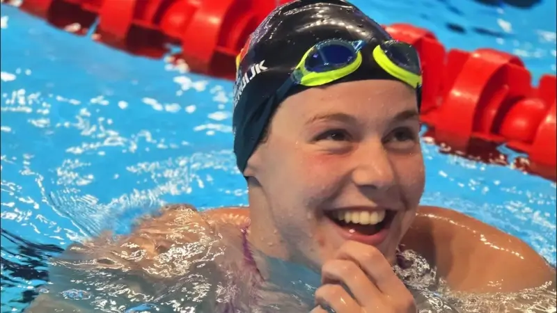 Weergaloze Roos Vanotterdijk naar finale 100m vlinderslag op WK in Singapore