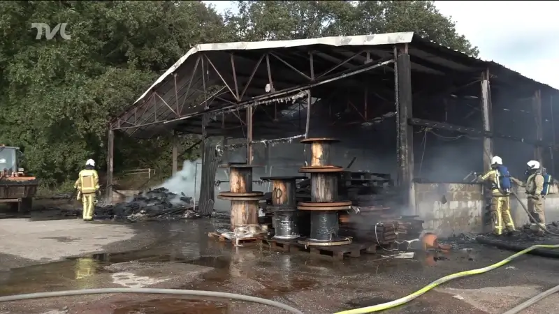 Zware brand bij bouwmaterialen Mulkers in Herk-de-Stad