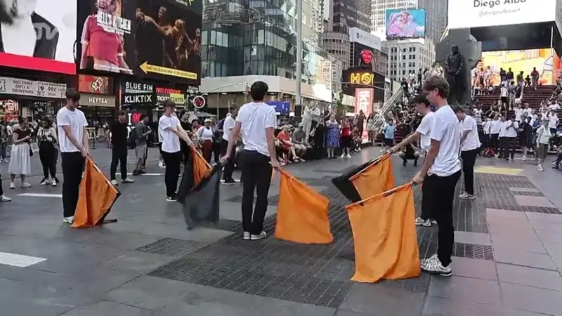 Genkse vlaggendansgroep treedt op aan Times Square