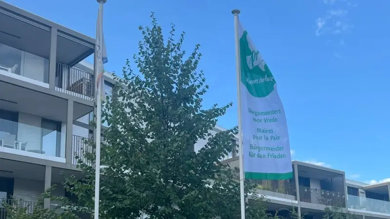 Lummen hijst vlag voor vrede en herdenkt slachtoffers kernwapens