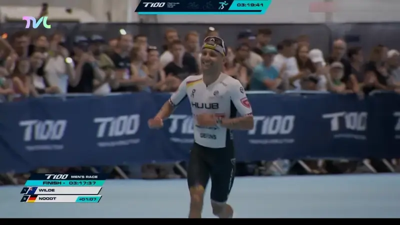 Jelle Geens op podium van T100 in Londen