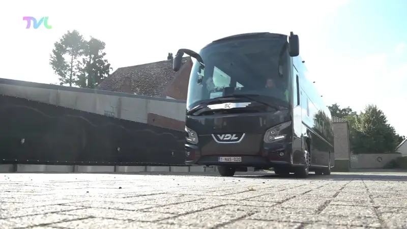 Lommels reisbedrijf Benelux Cars blaast 250 kaarsjes uit