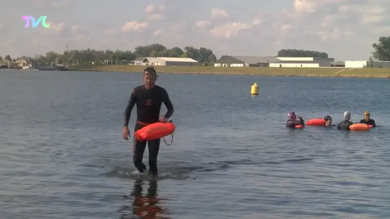 Minister Brouns promoot zwemmen in open water