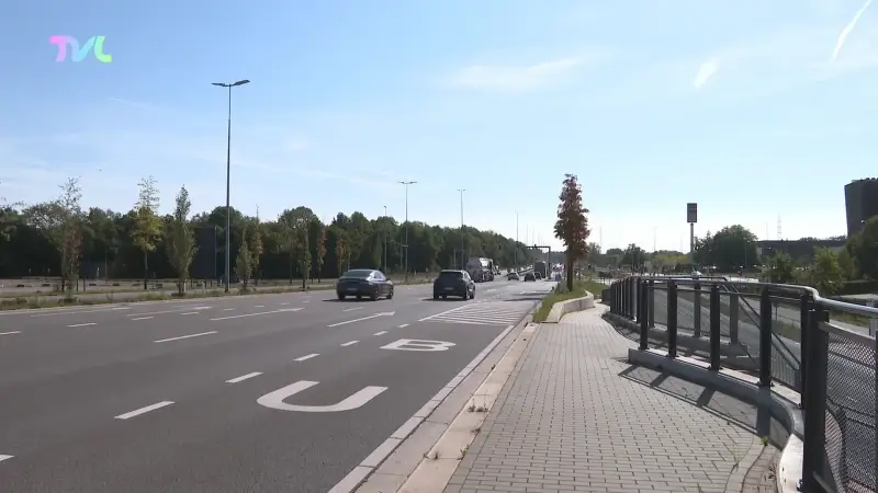 Na amper vier jaar moet asfalt op kruispunt Grote Ring en Universiteitslaan in Hasselt al vervangen worden