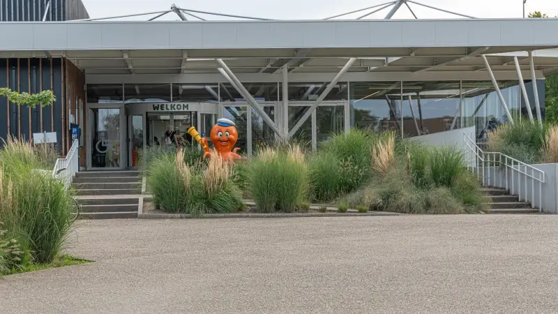 Sint-Truiden legt tijdelijk plaatsverbod op na grensoverschrijdend gedrag in LAGO-zwembad