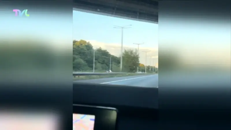 Spookrijder raakt 5 voertuigen op E314 in Genk