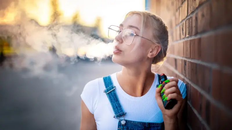 Politie waarschuwt voor het gebruik van THC-vapes op en rond middelbare scholen