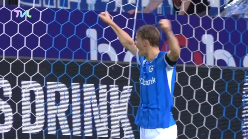 KRC Genk wint met 10 tegen Zulte Waregem