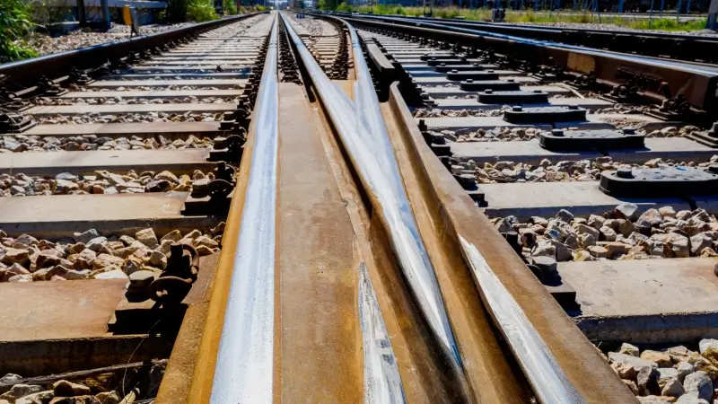 95-jarige bestuurder overleeft ongeval met trein in Sint-Truiden