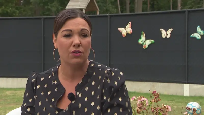 Ouders van 9-jarige Sem smeken overheid om terugbetaling peperduur medicijn tegen dwerggroei
