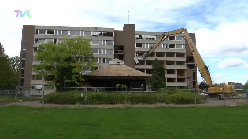 Sloop oude rusthuis en Ritmo center op Salvatorsite in Hasselt luidt bouw nieuw ziekenhuis in