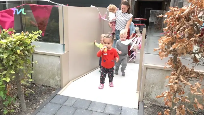 Buurtbruggetje verbindt kinderdagverblijf met woonzorgcentrum in Pelt