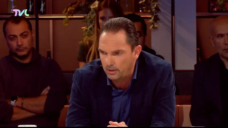 Volgens Dimitri De Condé is STVV - Genk uitgegroeid tot hate game: "Voel me niet veilig op Stayen"