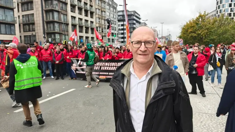 Hoofdafbeelding voor artikel Betoging gaat moeizaam vooruit:…