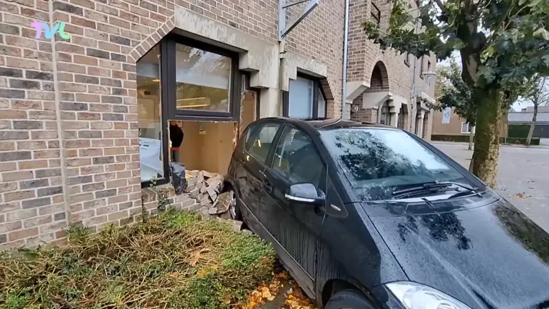 Hoofdafbeelding voor artikel DRLZ Auto rijdt tandartsenpraktijk…