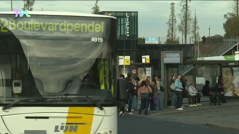 Hoofdafbeelding voor artikel Nieuwe noodkreet bij De Lijn:…